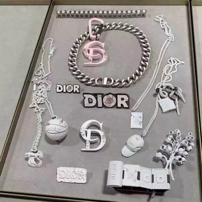 现在流行什么好看的男装,最好看的五款男装