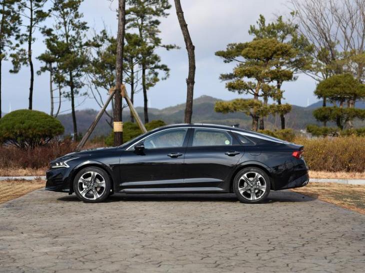 起亚全新一代K5今年9月上市“黑科技”发动机超越日系竞品