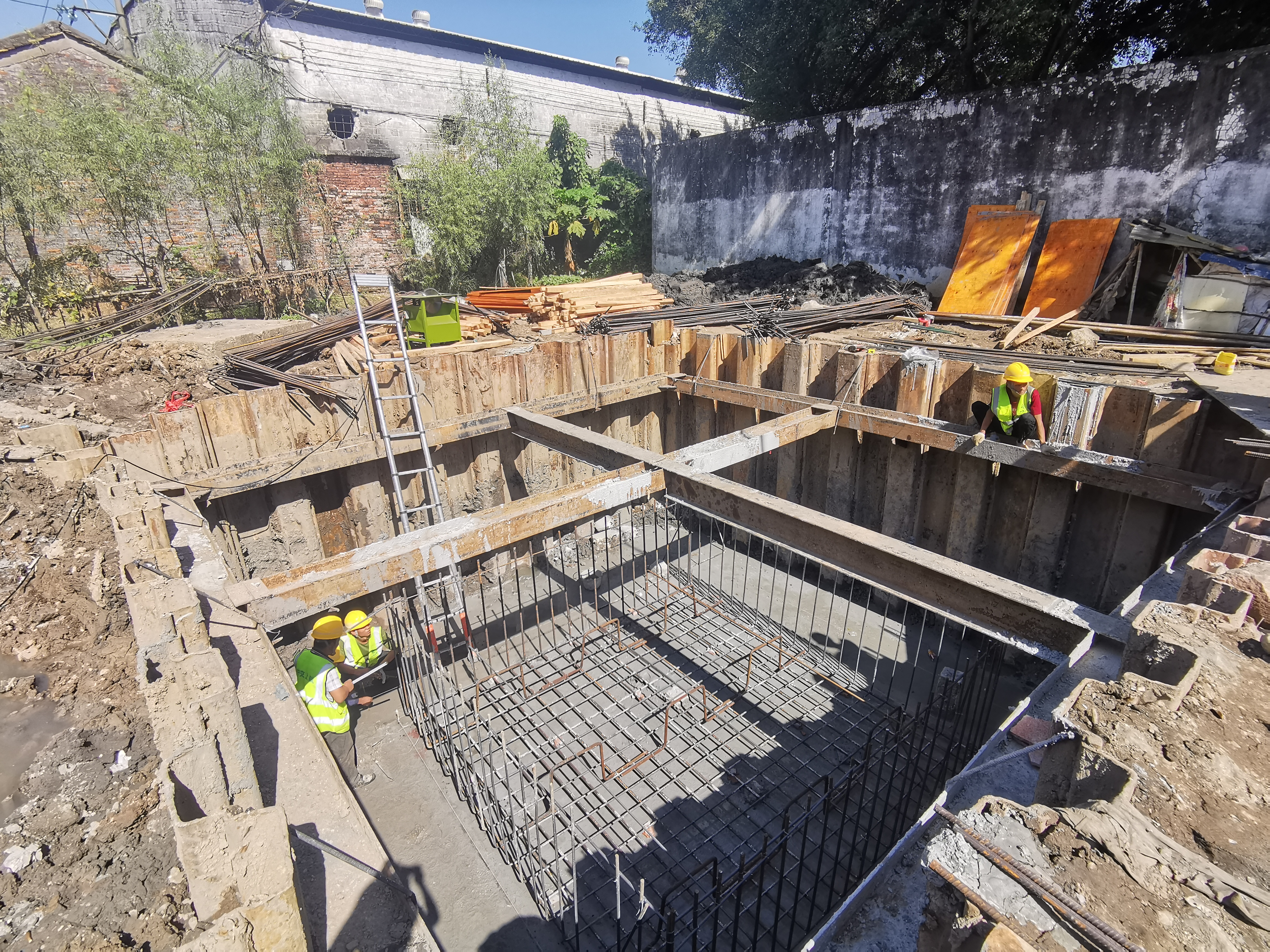 钢板桩适合多深的基坑支护,基坑钢板桩支护变形怎么处理