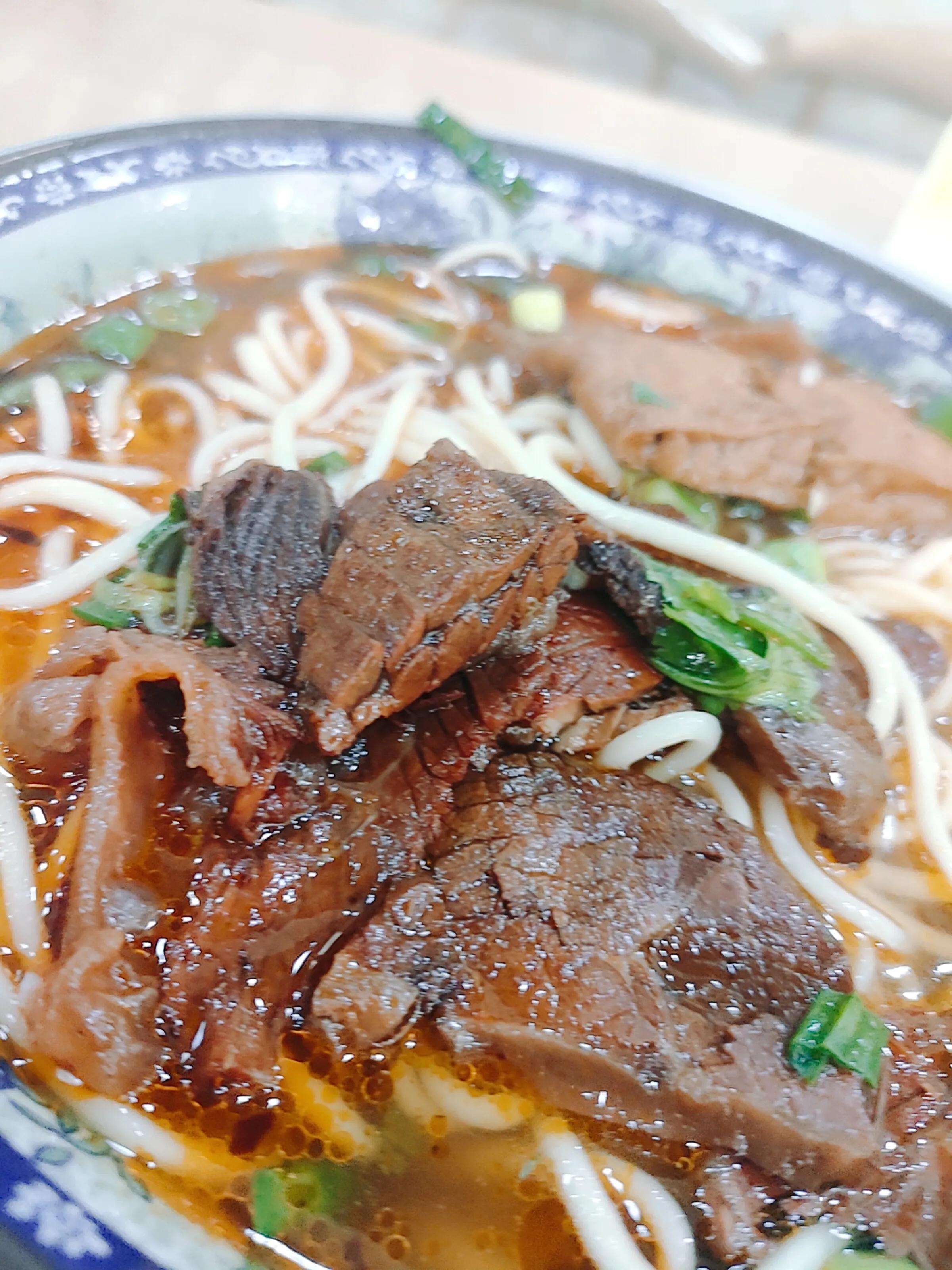 史河路与潜山路交叉口面馆,史河路牛气冲天面馆