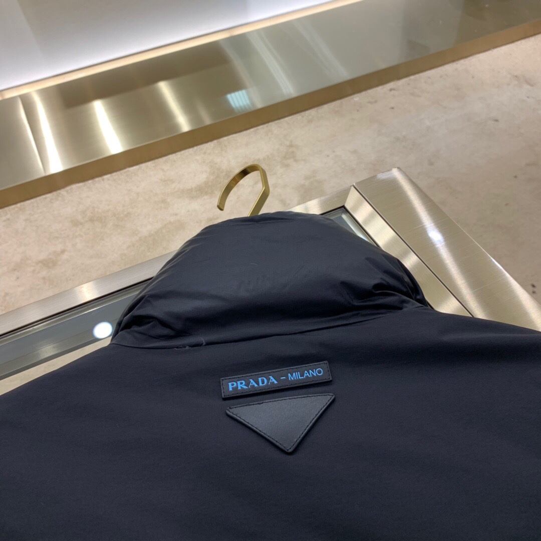 普拉达专卖店奢侈品衣服多少钱,普拉达奢侈品牌衣服