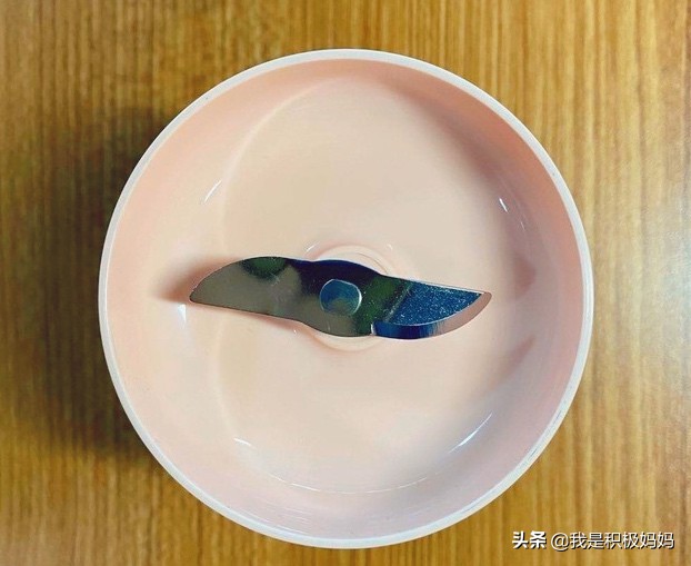 摩飞榨汁杯mr9800评测,摩飞榨汁杯mr9800充电