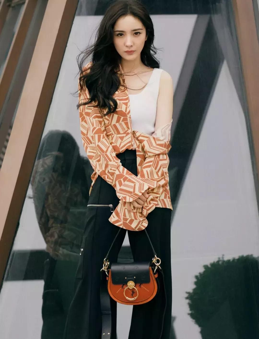 买包女生,买包的都是美女