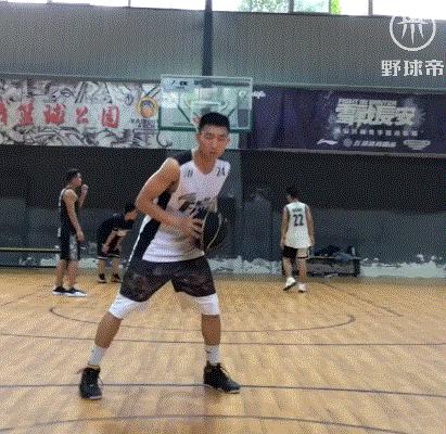 为什么有人能三威胁直接过人,三威胁晃过人后怎么进攻