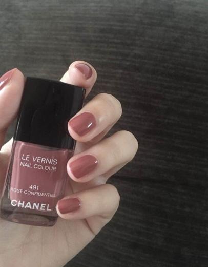 只用一种指甲油来做漂亮的美甲,花钱很少的简单好看的美甲