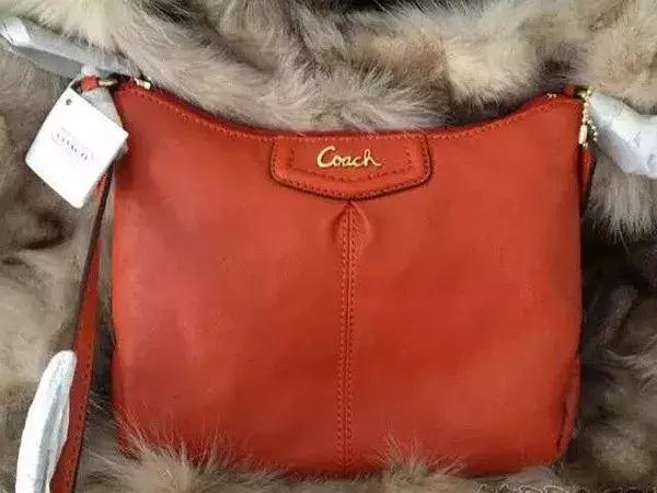 coach专柜便宜多少可以入手,coach专柜款和奥莱款的区别