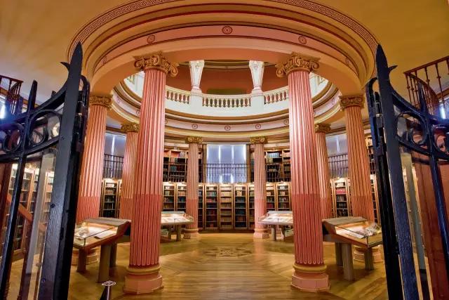 法国博物馆里有中国瓷器,法国卢浮宫博物馆中国文物多少