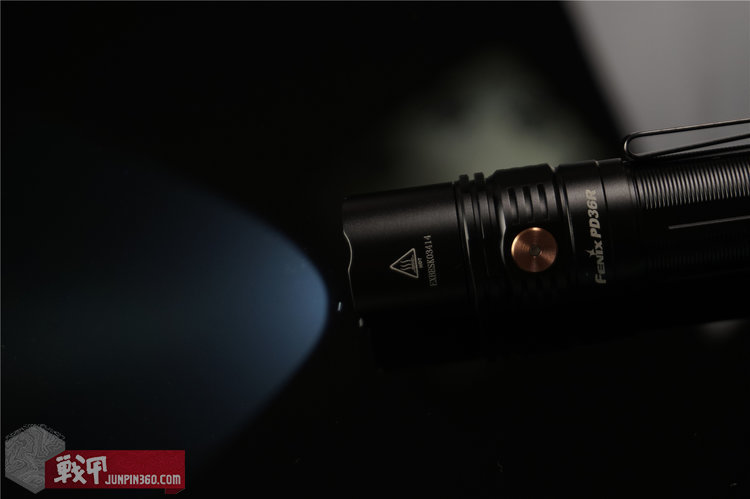 fenix菲尼克斯pd36rv2.0,fenix手电pd40r与pd36r哪个好