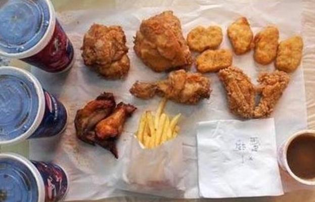 肯德基全家桶有一张白纸有用吗,肯德基的全家桶你知道吗