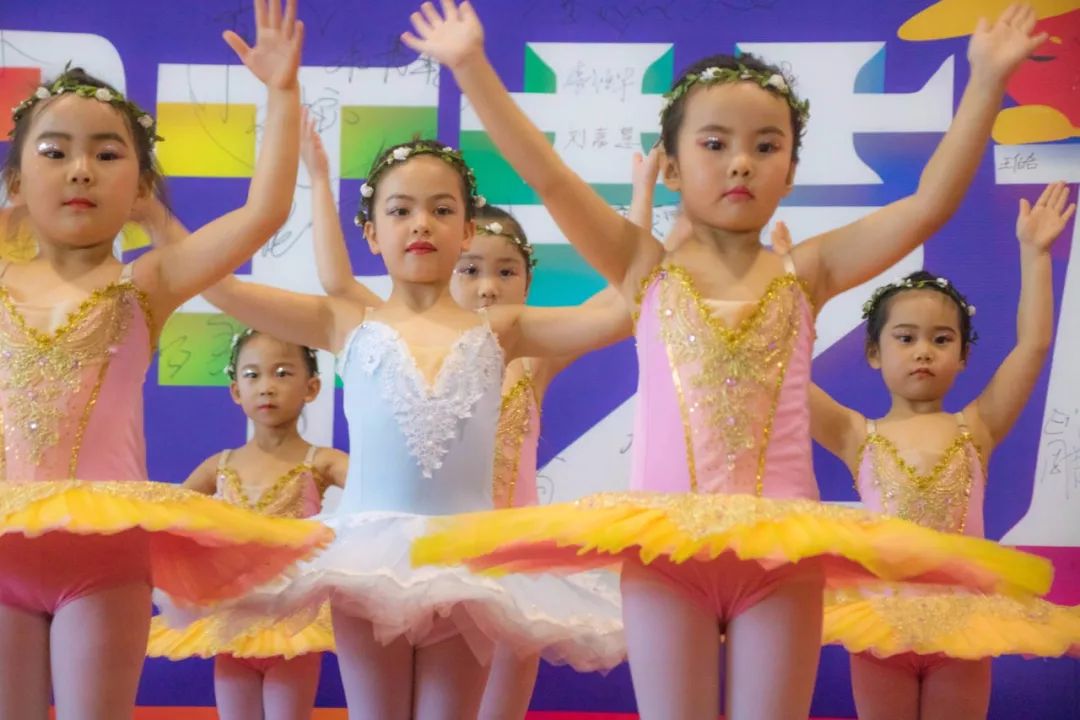 金宝贝艺术节活动前后,2023金宝贝千人艺术节