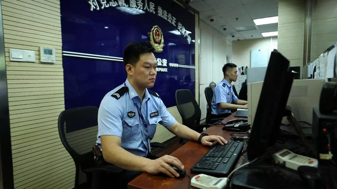 吕其明七一勋章海报,吕其明获七一勋章作品