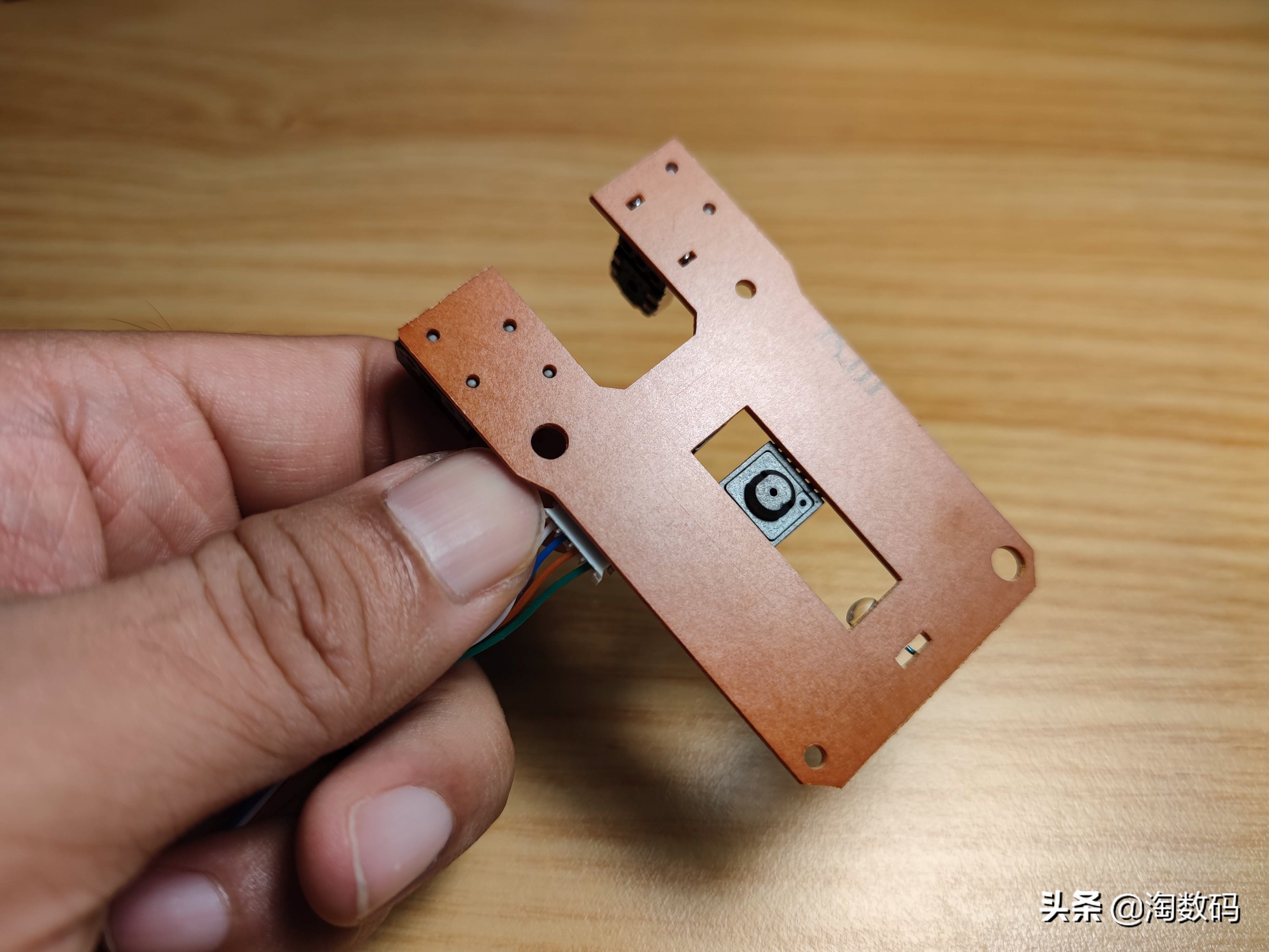 100元左右罗技和雷蛇鼠标测评,雷蛇罗技鼠标测评