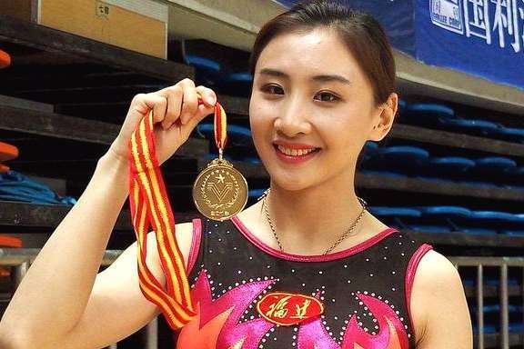 霍思燕为什么未婚先孕,霍思燕蒋雯丽啥关系