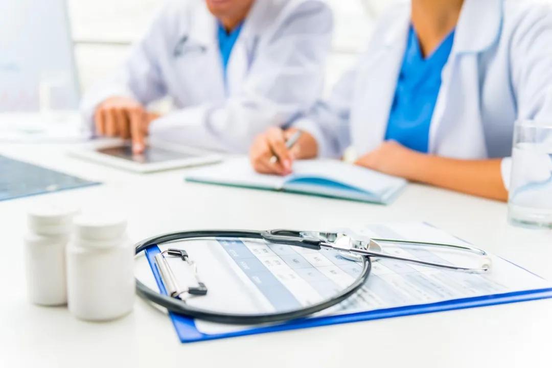 社区医务人员下沉服务,名医基层工作站