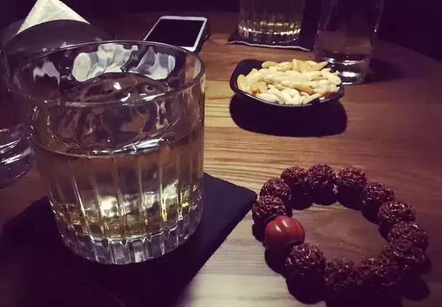 男人戴什么手串有面子,男士戴什么水晶手串最好