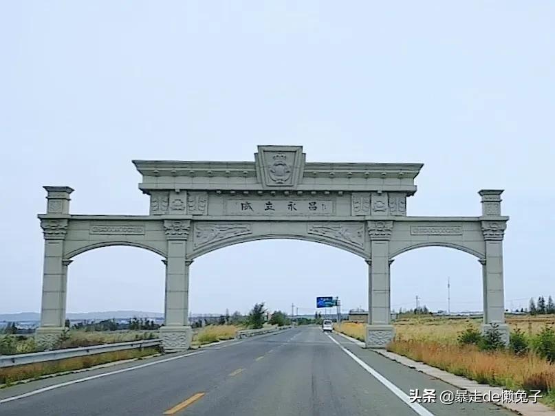 甘肃骊靬，历史、建筑均虚构的古城景区，值得去吗？