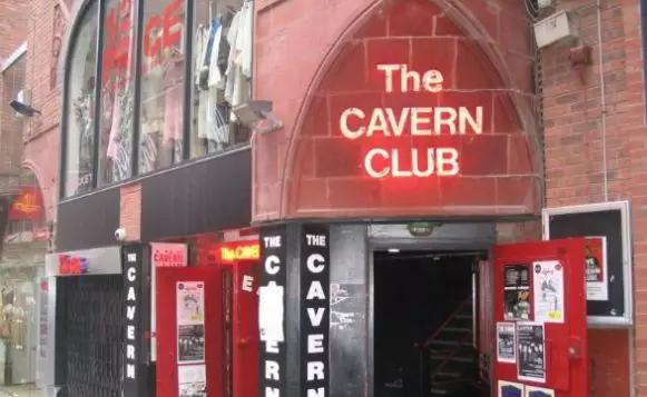 等一个人，陪我去利物浦