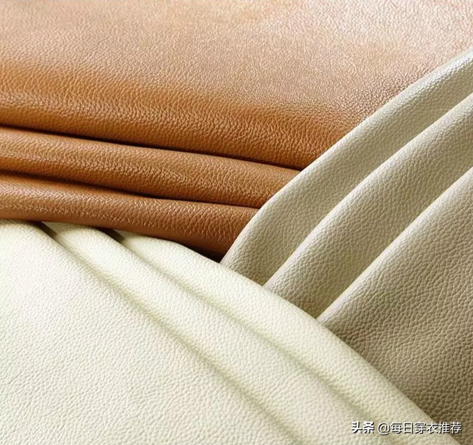 鞋子硬还卡脚？挑选时这几点很重要，穿着舒适时尚还高级