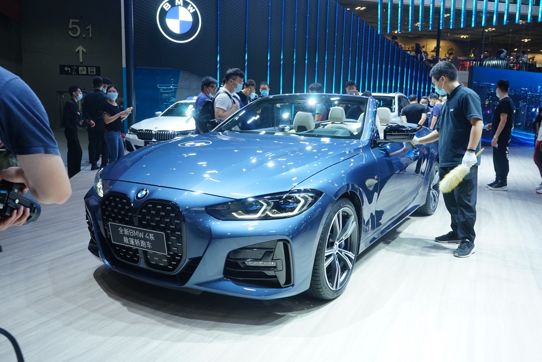 宝马mini三门敞篷版1.5t新车落地,车展最新版宝马4视频