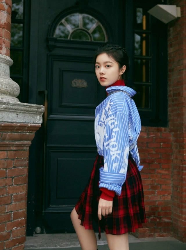 盘点娱乐圈00后漂亮妹妹们的穿搭，有你中意的那位吗？