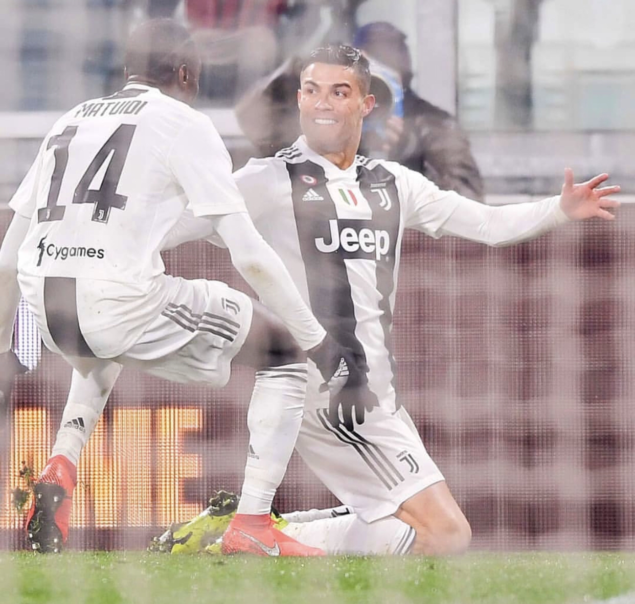 c罗对嘲讽和质疑最好的还击,c罗从不妥协