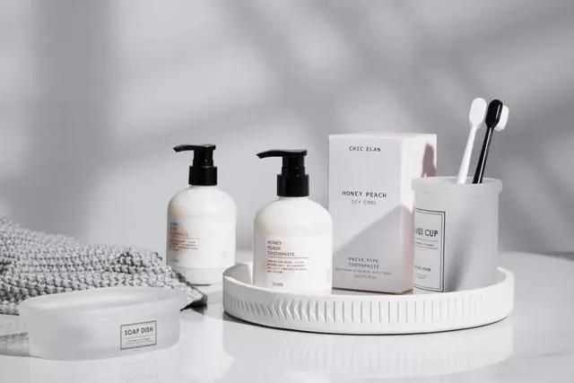 一张嘴就臭是咋回事,刷牙不管用的口臭怎么治