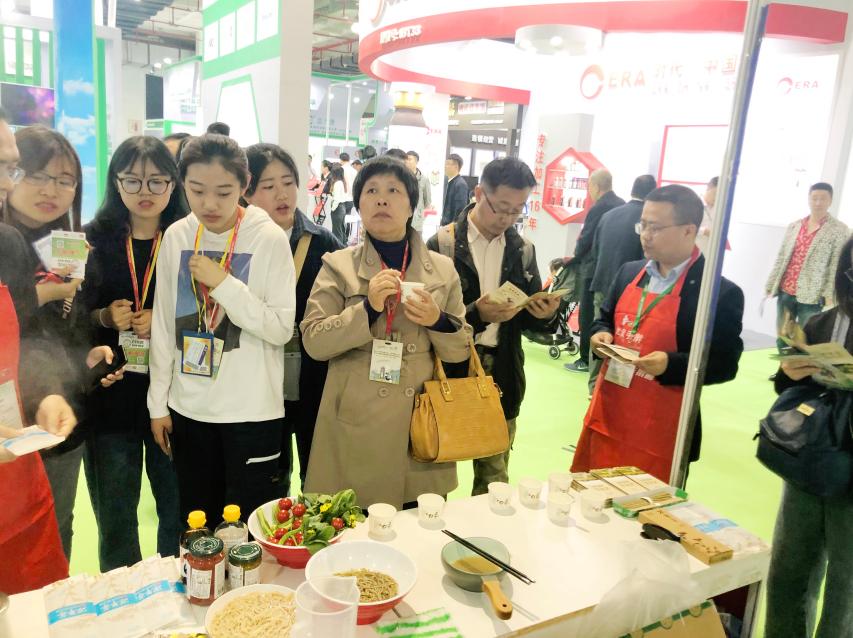 荞麦面产品展示,白象新品荞麦