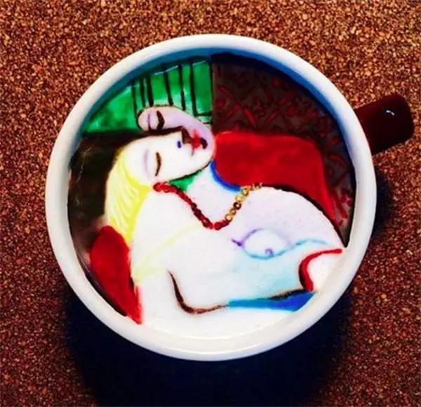 他把梵高的名画装进一杯咖啡，竟然撩到10万迷妹