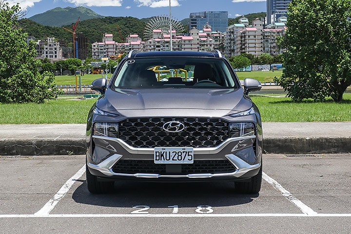 全新胜达2019款试驾讲解,全新胜达外观有着脱胎换骨的变化