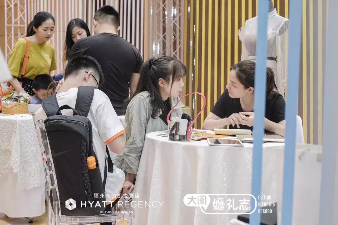 从万元婚纱照到10万婚宴，为什么全福州备婚的人都来参加喜事会