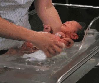 新生儿回家后洗澡注意什么,哺乳期洗澡有什么注意事项么