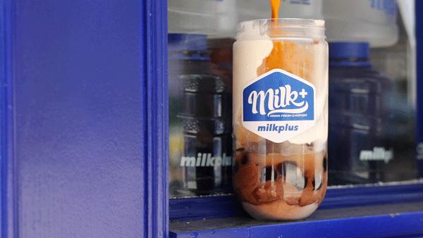 milk+总店终于回归,电光蓝「水桶泰奶」上线