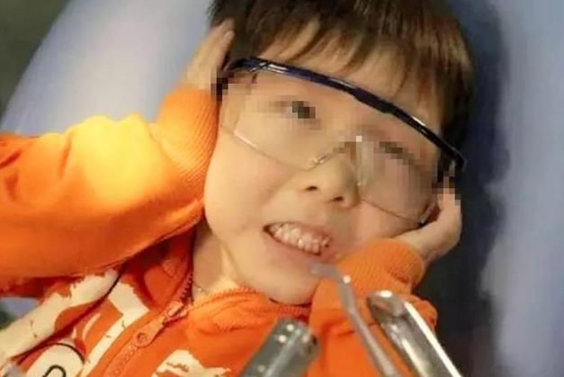 六岁男孩口臭严重,6岁男童口臭