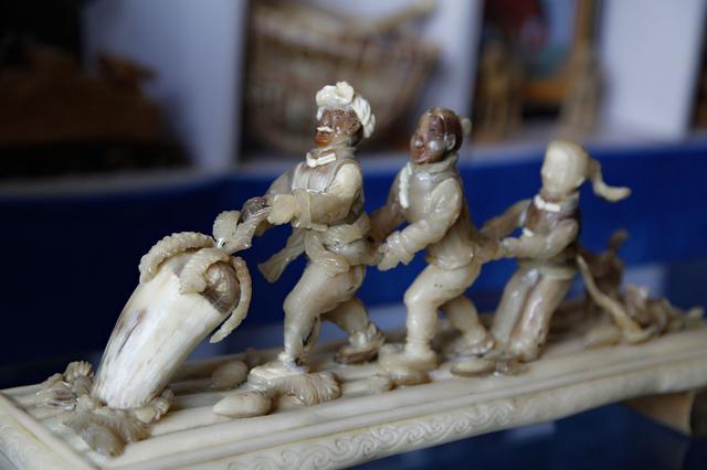 用骨头拼成的工艺品,用骨头做的蒙古艺术