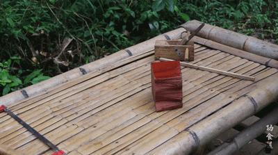 【设计篇】61岁中国大爷火爆外媒！“玩”木头让上亿老外看傻眼！