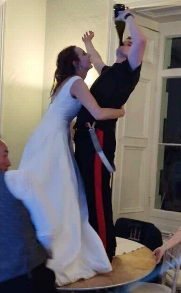 英国新娘婚宴遭伴郎暴打,英国新娘婚礼遭伴郎暴打