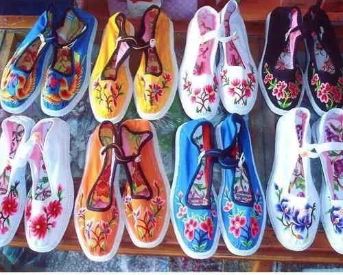 最好看的手工绣花鞋,老一辈手工艺术绣花鞋