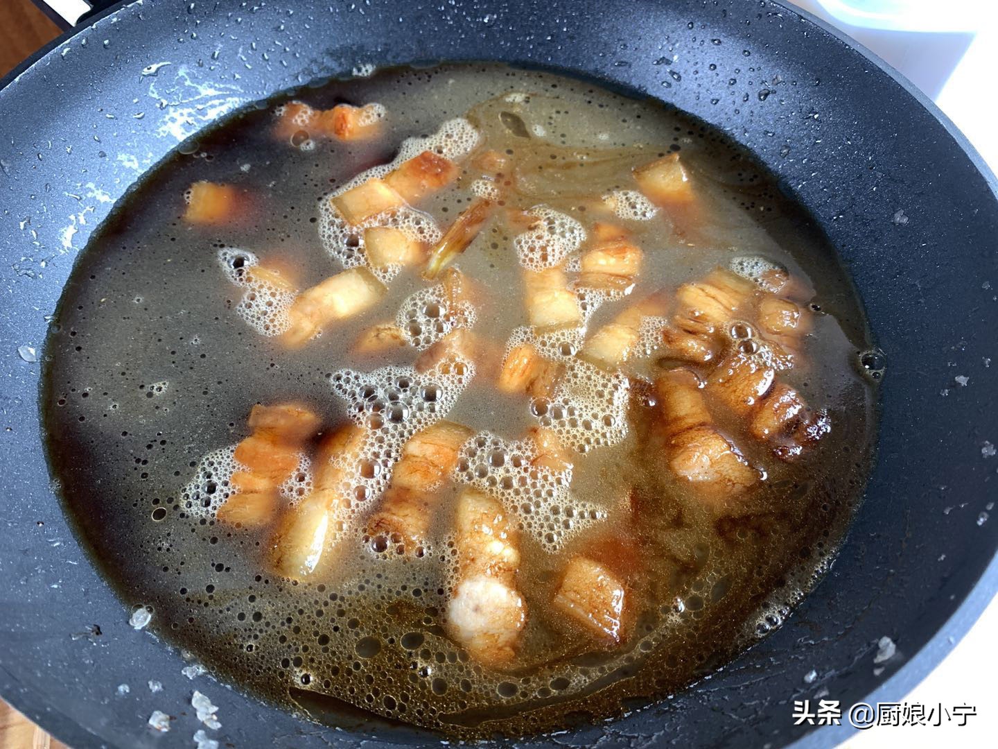 红烧肉不要猪皮的做法,做红烧肉猪肉忘记焯水了