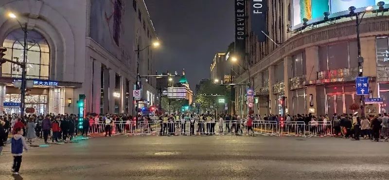 「身边的马天民」“外滩指路人”黄俊带你观赏进博会别样的“警”色