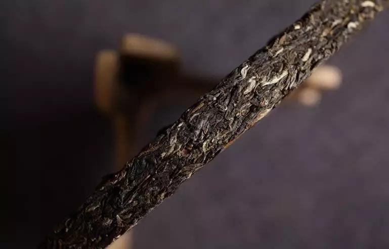 铁饼普洱茶那么硬，到底怎么才能撬开？