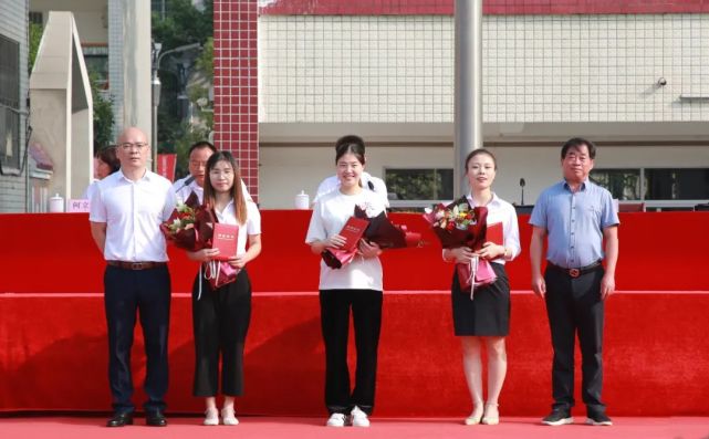 湘潭江声实验学校直播回放,湘潭江声实验学校毕业典礼