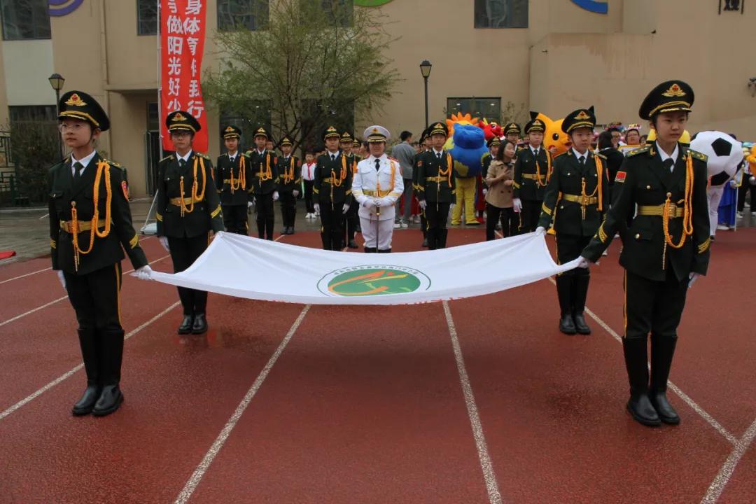 【“七个一”先锋在行动】呼和浩特市足球协会“万达分校足球基地”挂牌仪式在南门外小学万达分校举行