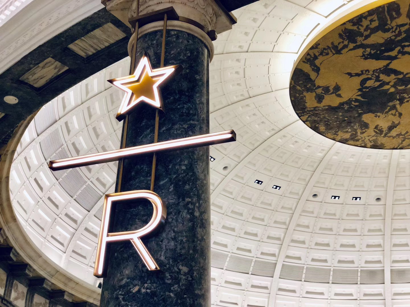 星巴克改建,星巴克网红店金街