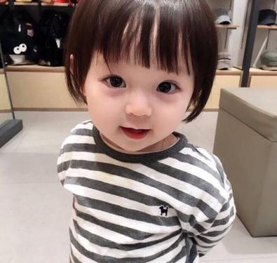 宝妈天天晒娃被指长得丑,孩子这么丑妈妈疯狂晒娃