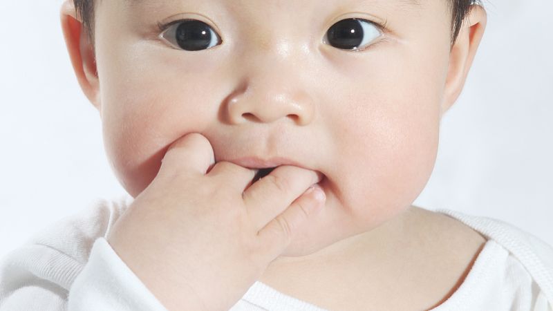 怎么和家长反映孩子吃手,孩子吃手家长必看