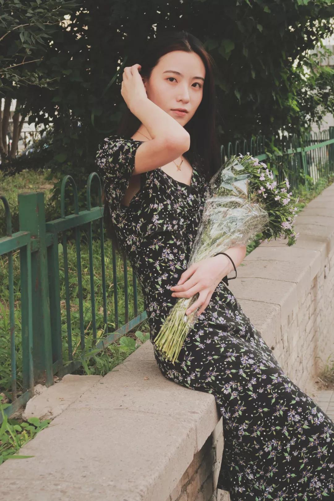 周慧敏穿搭港风,惊艳了90年代的港风周慧敏