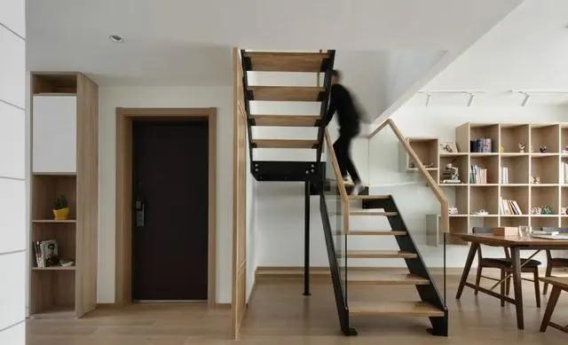 四种门的优缺点,木门与铝合金门优缺点