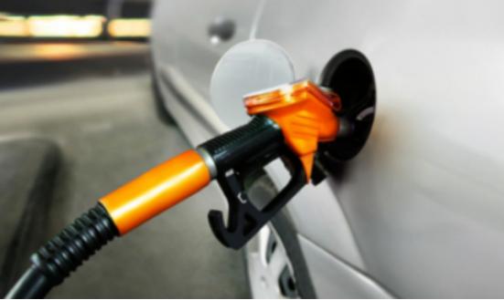 汽车加油跳枪后还可以加多少,汽车加油跳枪不处理有危险吗