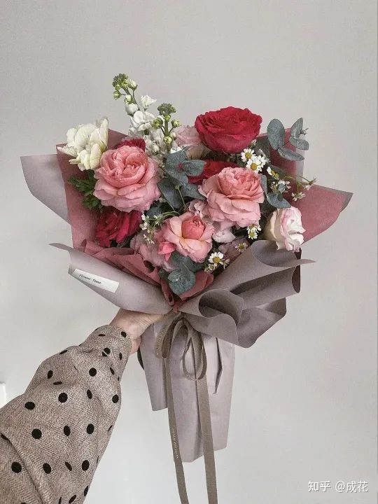 卖花包装纸选什么颜色,新手开花店怎么选择包装纸