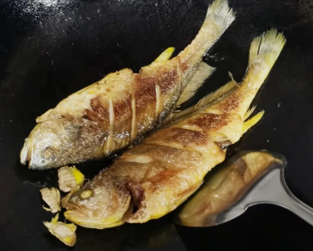 煎鱼总是糊掉是什么原因,为什么煎鱼有的粘锅有的不粘锅